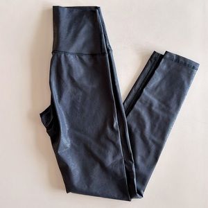 Aerie Chill Play Move Shiny Black Crackle High Rise Leggings size Small